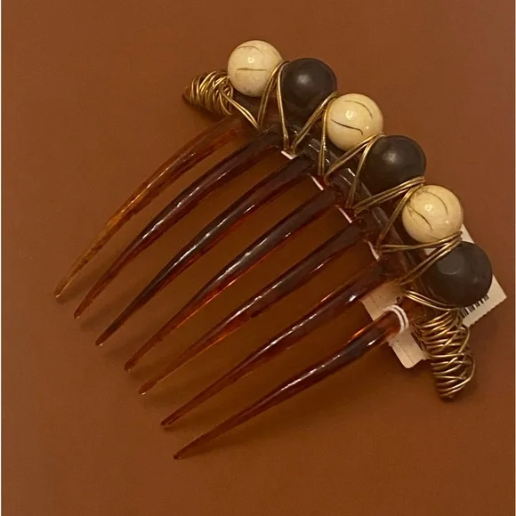 Colette Malouf | Accessories | Colette Malouf Vintage Comb  display picture 1